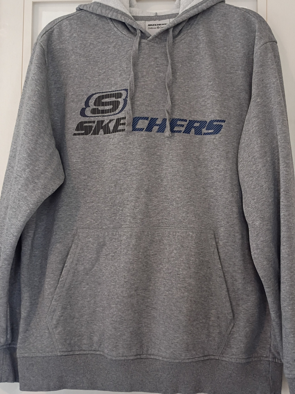Skechers Men’s Gray Logo Hoodie Sweater Size Large